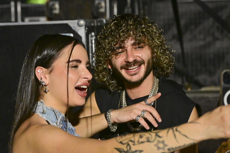 Ness and Stilla, performing live in Israel