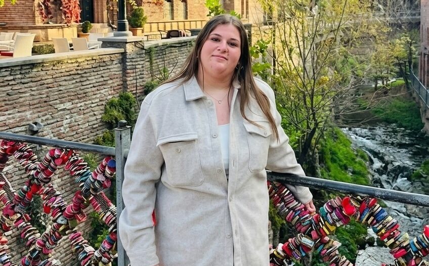 Sgt. Rotem Yanai poses outdoors.